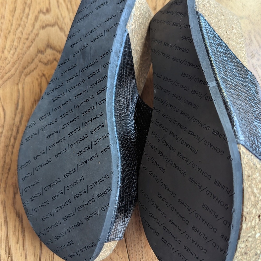 Donald Pliner Platform Wedge Sandals Black Snakeskin Embossed Cork Womens 7B - Picture 4 of 8